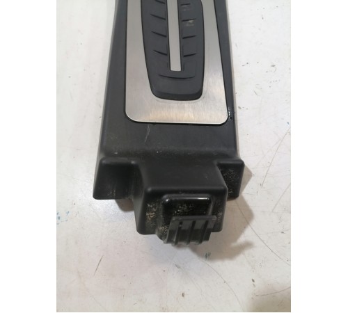 Подставка под ногу водителя