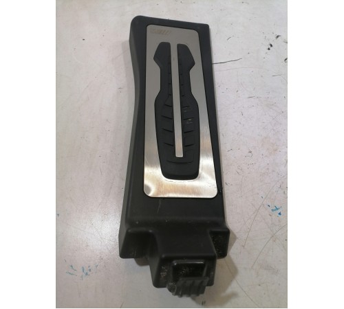 Подставка под ногу водителя