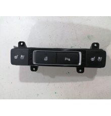 Блок кнопок подогрева передних сидений