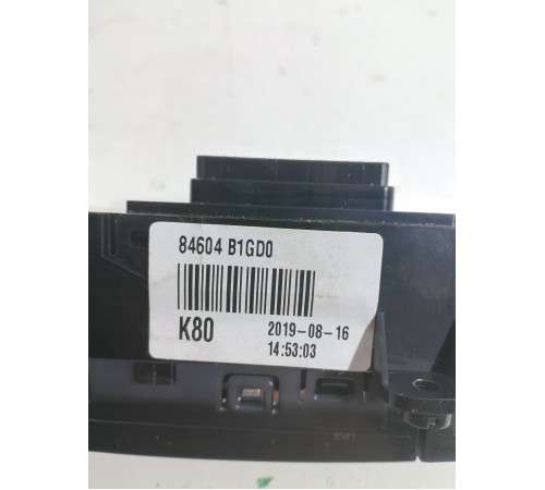 Блок кнопок подогрева передних сидений