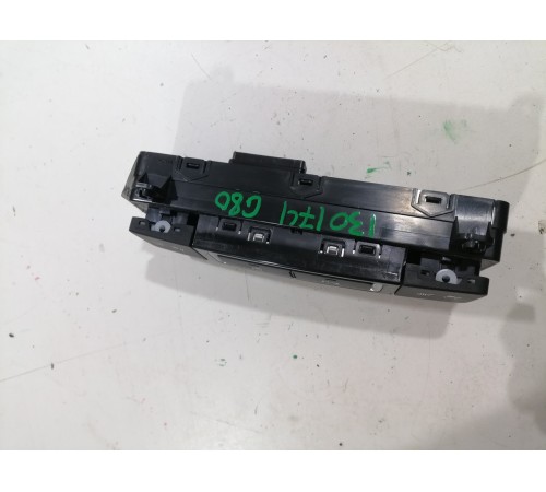 Блок кнопок подогрева передних сидений