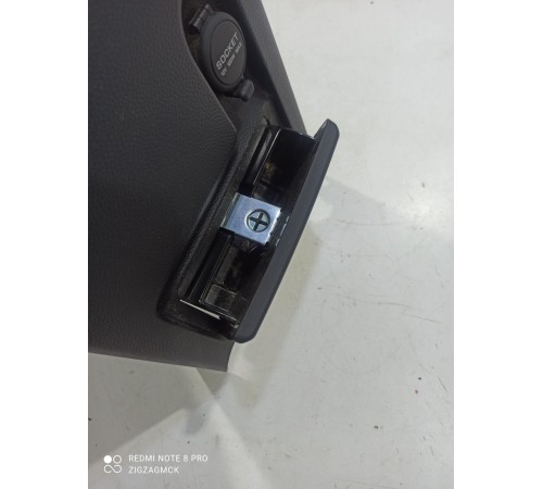 Накладка центральной консоли задняя