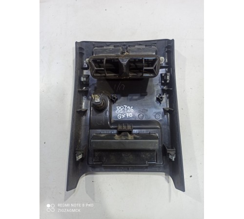 Накладка центральной консоли задняя