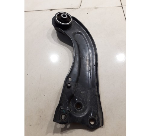 Рычаг подвески (задний левый)