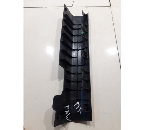 Накладка порога (передняя левая)