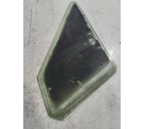 Стекло форточки двери переднее правое