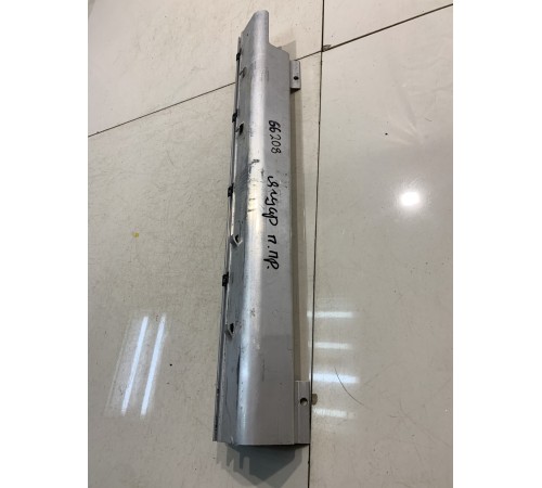 Накладка порога (передняя, правая)