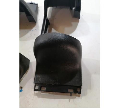 Комплект заглушек заднего ряда сидений