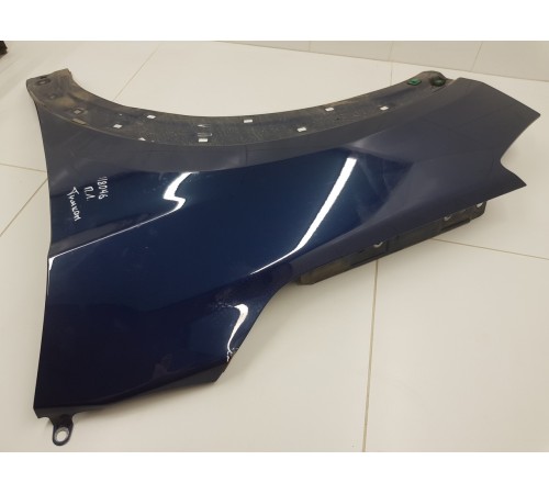 Крыло переднее левое