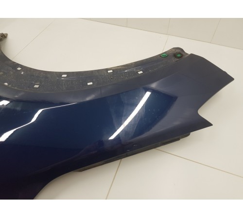 Крыло переднее левое