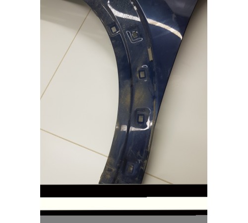 Крыло переднее левое