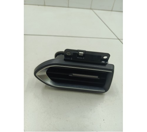 Дефлектор воздушный левый