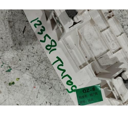 Обшивка багажника левая