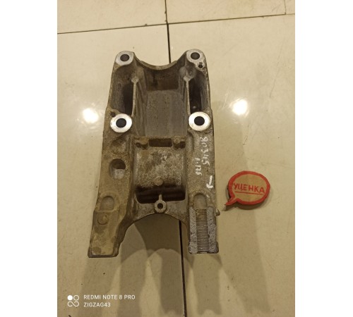 Кронштейн привода(правый)