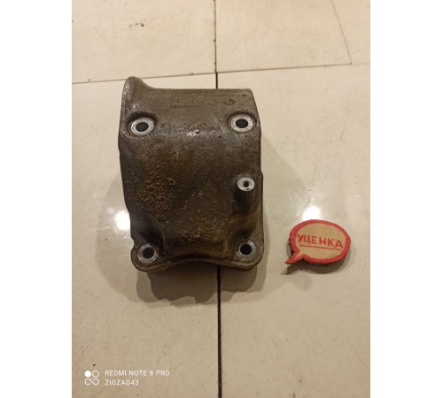 Кронштейн привода(правый)