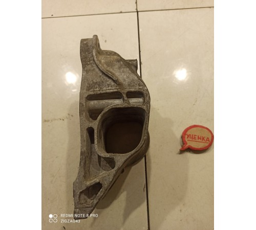 Кронштейн привода(правый)