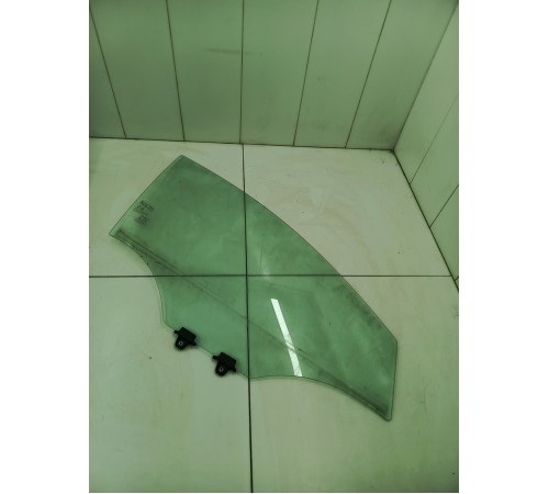 Стекло двери переднее правое