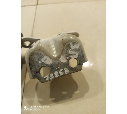 Петля двери (задняя, правая, верхняя)