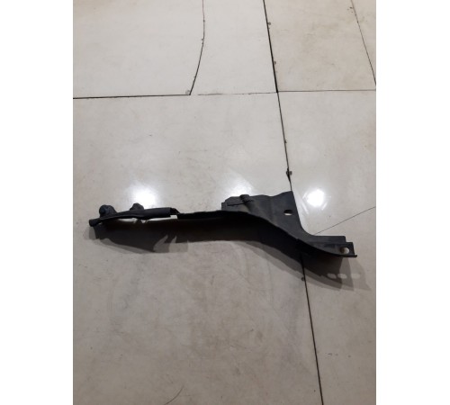 Уплотнитель капота левый