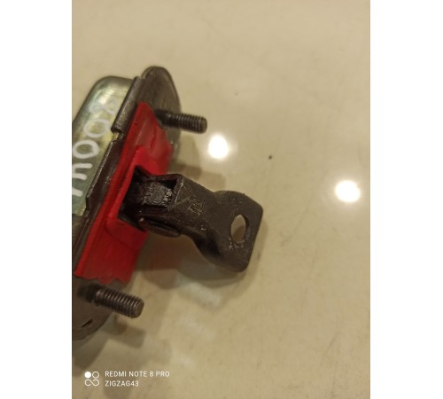 Ограничитель двери (задний, левый)