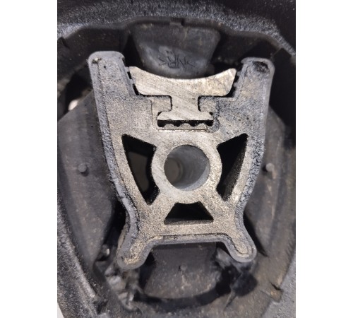 Опора двигателя