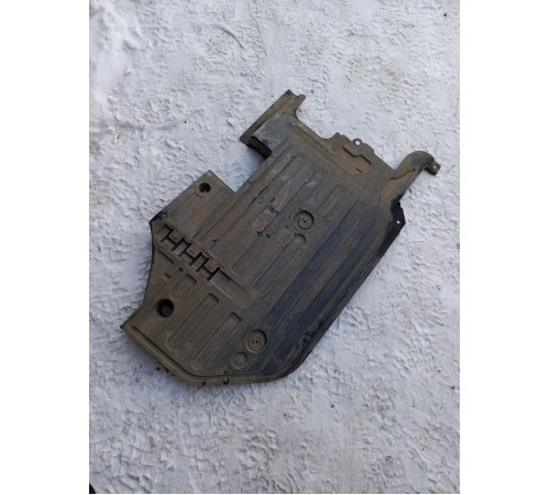 Защита днища антигравийная задняя правая