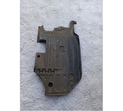 Защита днища антигравийная задняя правая