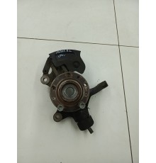 Кулак со ступицей передний левый