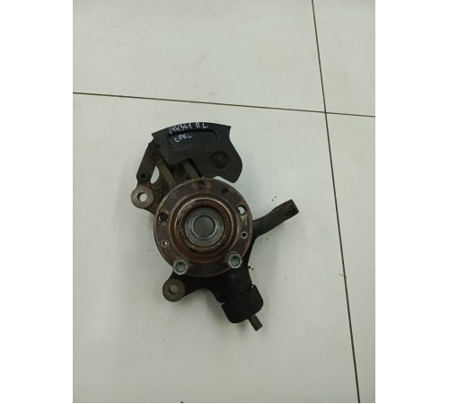 Кулак со ступицей передний левый