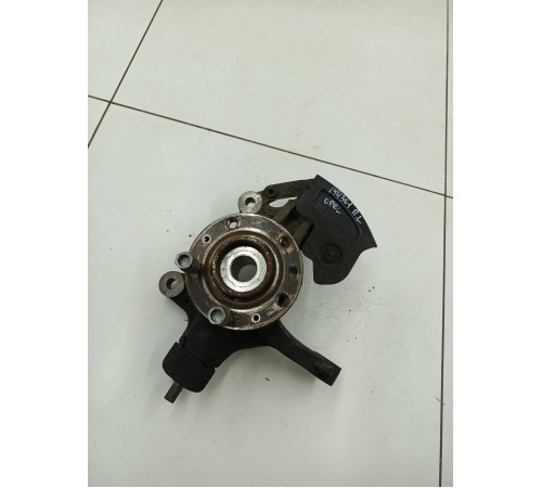 Кулак со ступицей передний левый