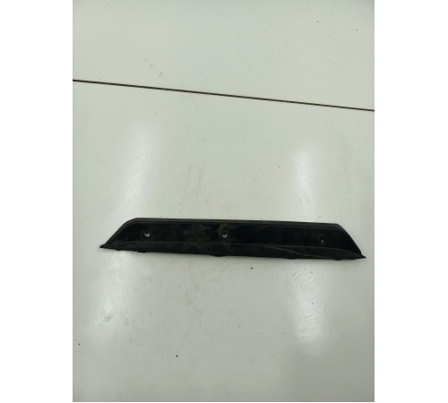 Накладка двери багажника левая