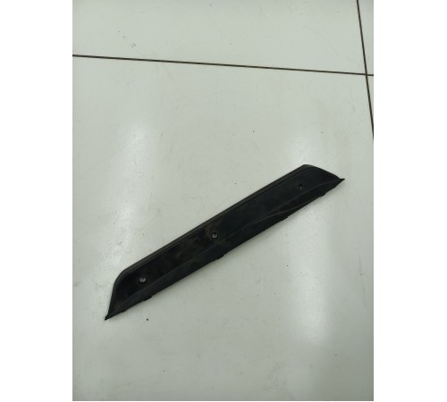 Накладка двери багажника левая