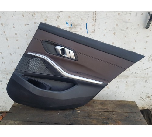 Обшивка двери задняя правая