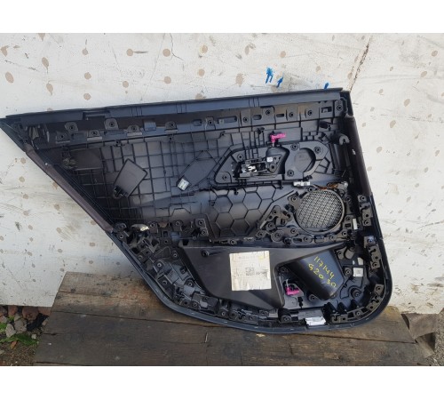 Обшивка двери задняя правая