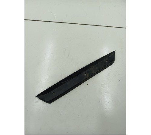 Накладка двери багажника левая