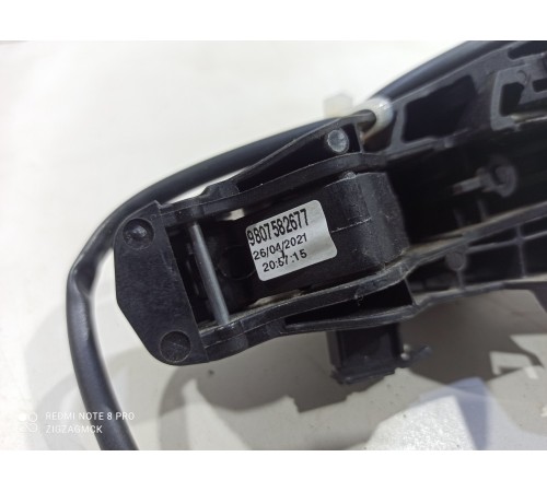 Ручка двери (задняя левая внешняя)