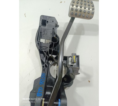 Педаль тормоза