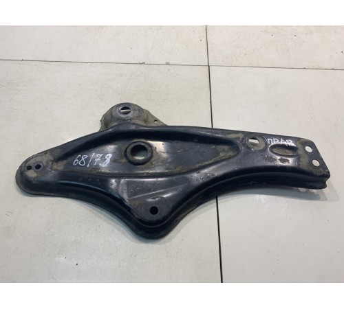 Кронштейн арки колеса (передний, правый)