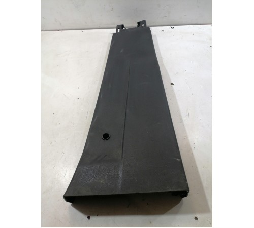 Обшивка центральной стойки правая нижняя