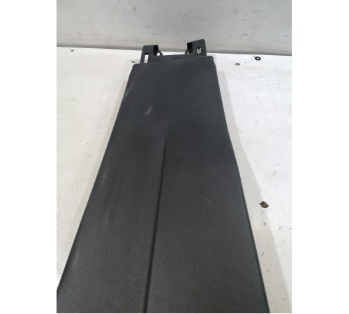 Обшивка центральной стойки правая нижняя