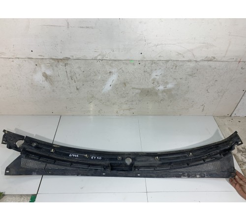 Решетка стеклоочистителя (планка под лобовое стекло)