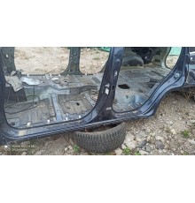 Порог со стойкой левый