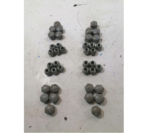 Комплект колёсных болтов и колпачков 40шт