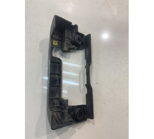 Кожух замка капота