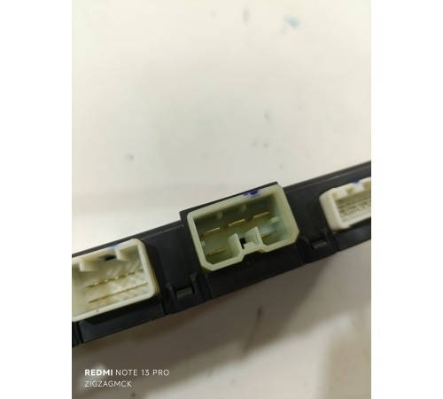 Блок управления сиденьем передний левый