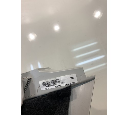 Обшивка крышки багажника (правая)