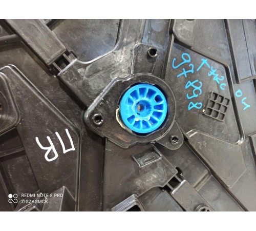 Стеклоподъемник (передний правый)