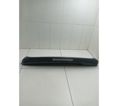 Спойлер крышки багажника