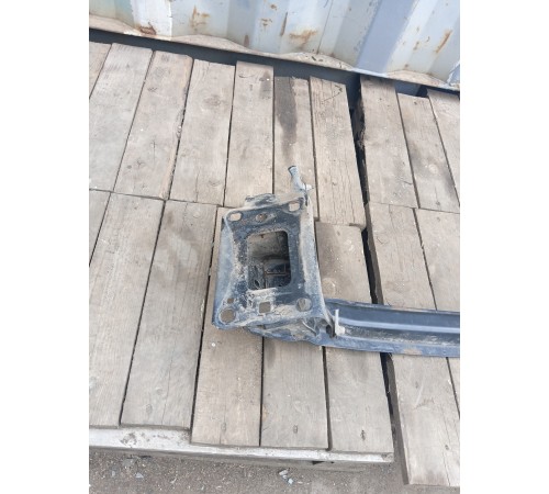 Усилитель переднего бампера