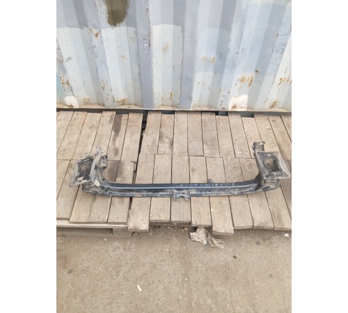 Усилитель переднего бампера